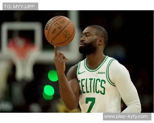 麦坎茨称赞杰伦布朗为后卫攻防一体最佳球员不谈文班与字母